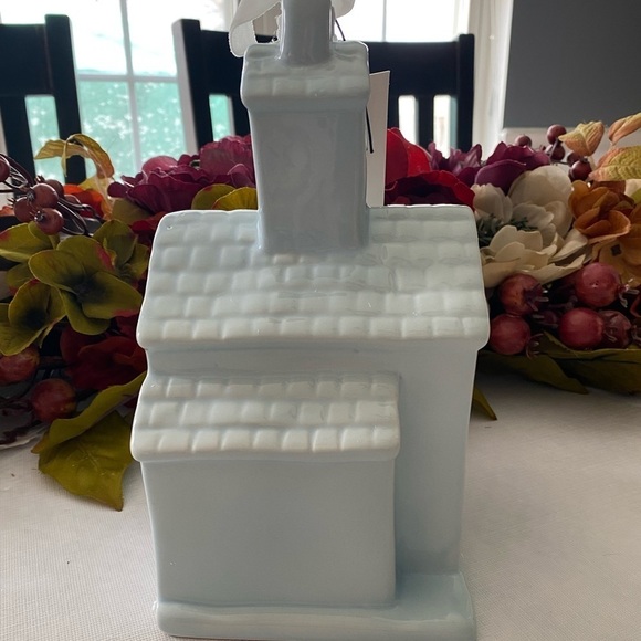 ⭐️HOST PICK⭐️NWT Rae Dunn Grooms Side Birdhouse - Picture 4 of 11